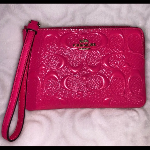 Coach Handbags - 🌺 Coach Neon Hot Pink Patent leather wristlet NEW